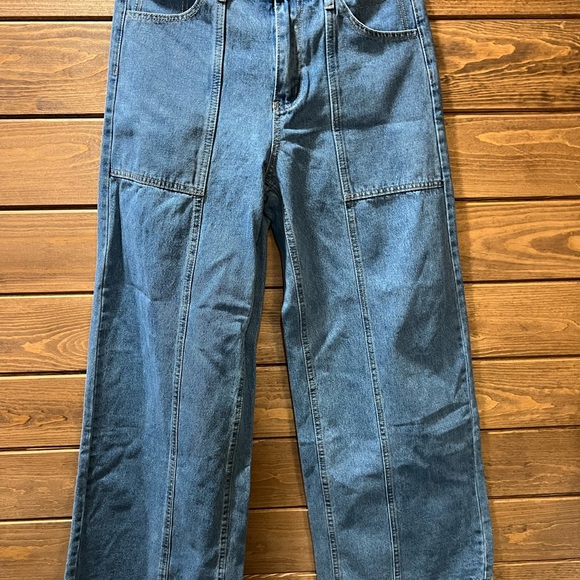 Denim - NWT wide leg jeans. Never worn size medium 8/10